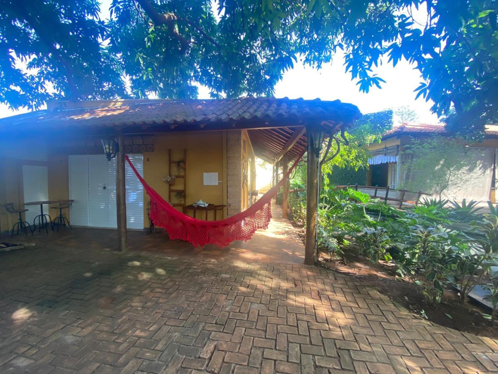 Hotel Pousada Chale Das Flores Sertãozinho Exteriör bild