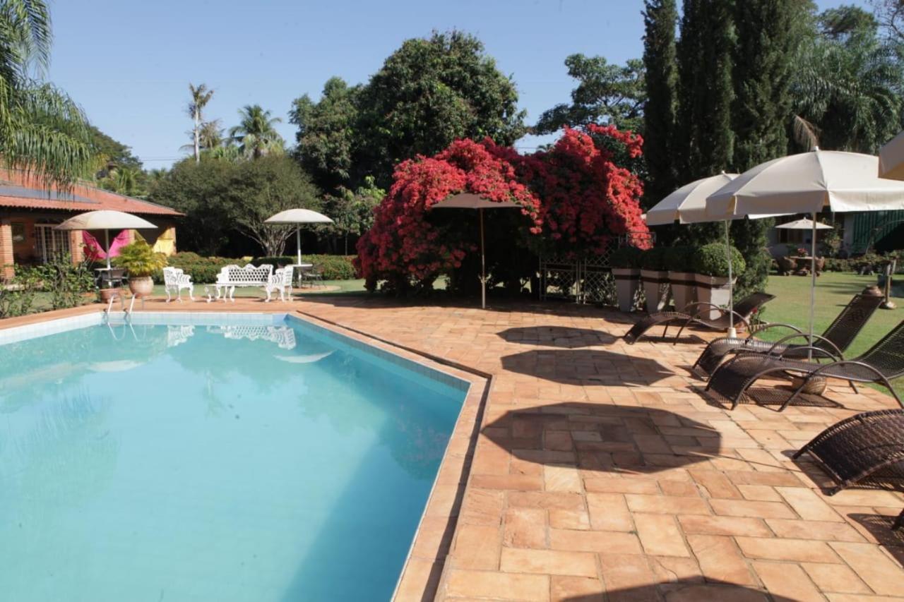 Hotel Pousada Chale Das Flores Sertãozinho Exteriör bild